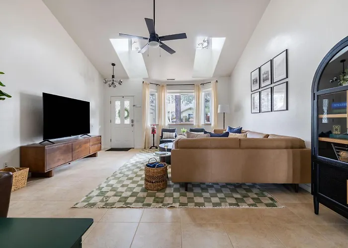 Retreat With Hot Tub Holiday home *